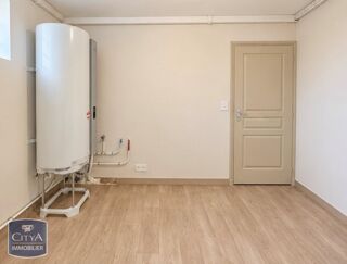  Appartement à louer 3 pièces 85 m²