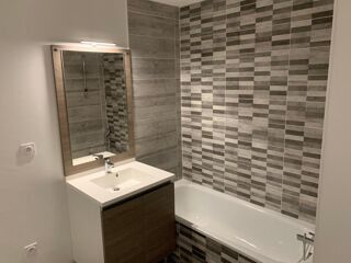  Appartement à louer 3 pièces 57 m²