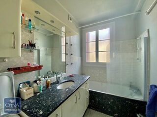  Appartement à louer 4 pièces 79 m²