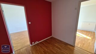  Appartement à louer 4 pièces 75 m²