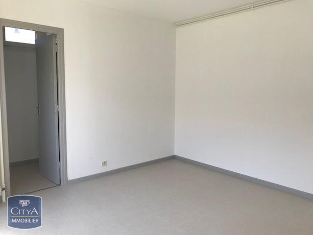 À LOUER : Appartement T1 situé à Châteauroux, dans le dé....