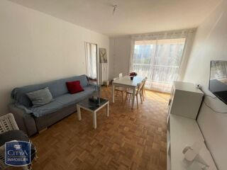 Appartement à louer 4 pièces 87 m²
