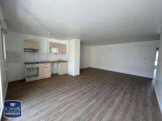  Appartement à louer 4 pièces 82 m²