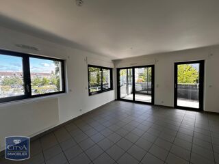  Appartement à louer 4 pièces 96 m²