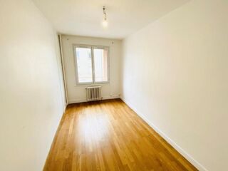  Appartement à louer 4 pièces 68 m²