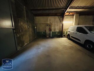  Parking / Garage à louer 