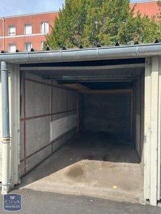  Parking / Garage à louer 