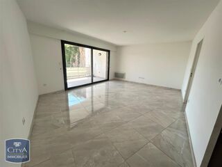  Appartement à louer 4 pièces 80 m²