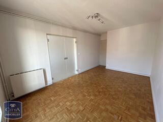  Appartement à louer 5 pièces 90 m²