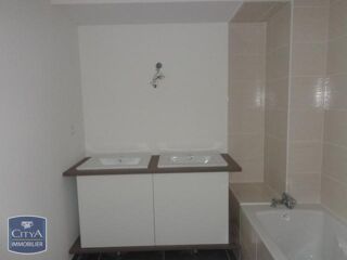  Appartement à louer 3 pièces 63 m²