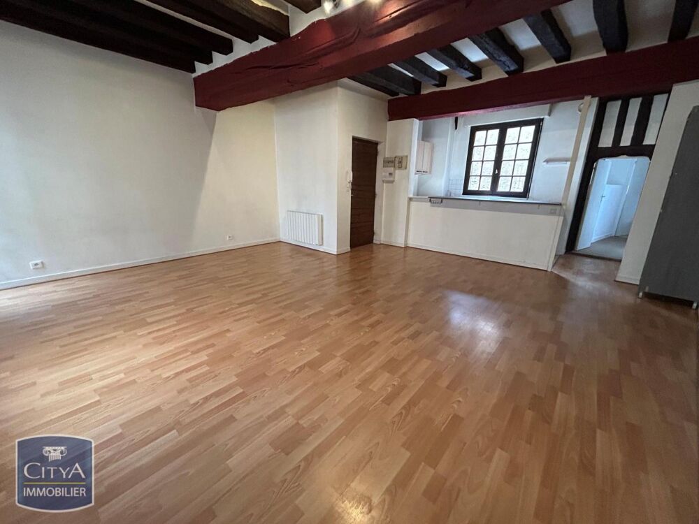 A LOUER : APPARTEMENT ANCIEN A LAVAL 1 PIECE 50 M² - QUA....