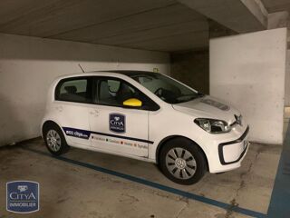  Parking / Garage à louer 