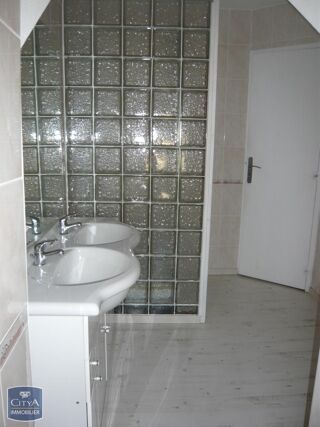  Appartement à louer 3 pièces 50 m²