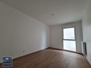  Appartement à louer 4 pièces 74 m²
