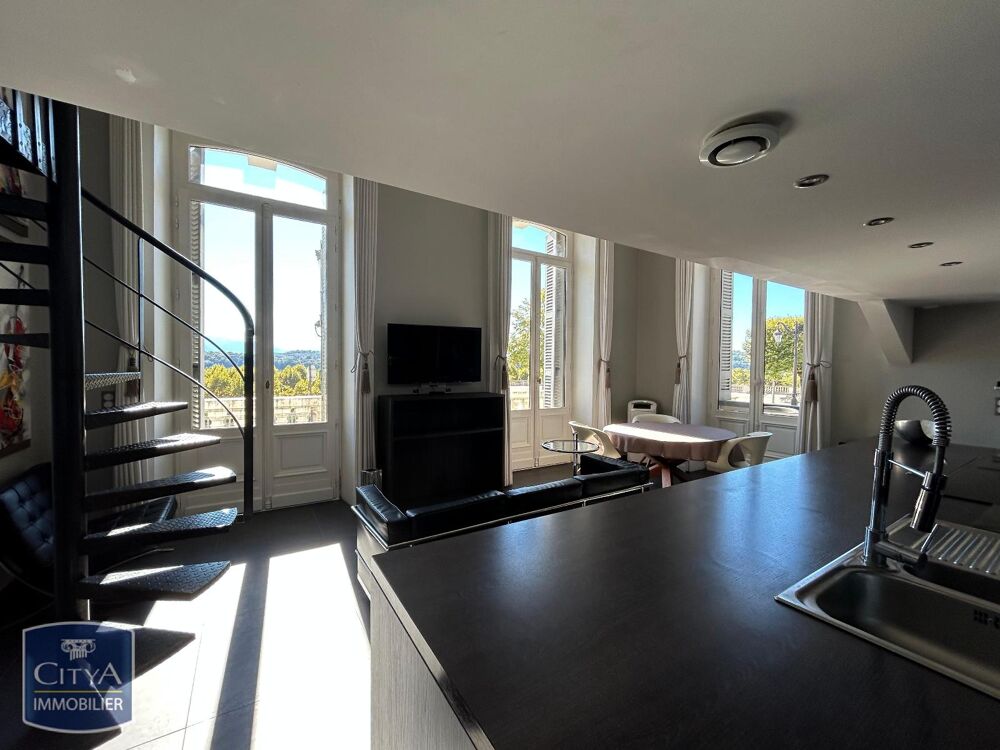À LOUER :Bel Appartement bourgeois T2 en duplex, situé à....