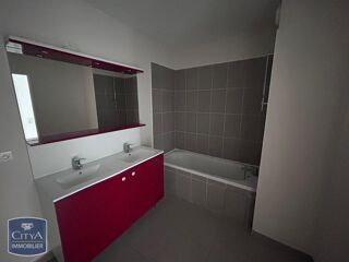  Appartement à louer 3 pièces 63 m²