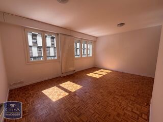  Appartement à louer 4 pièces 68 m²