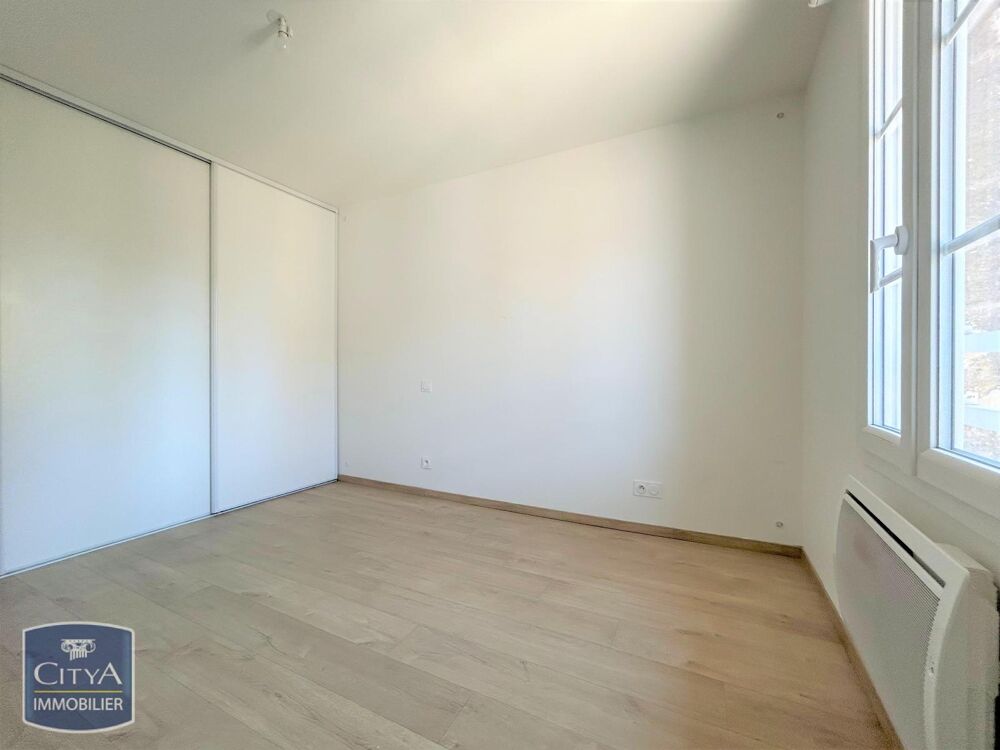 COUTRAS - T2 RENOVE + PARKING Découvrez ce charmant appa....