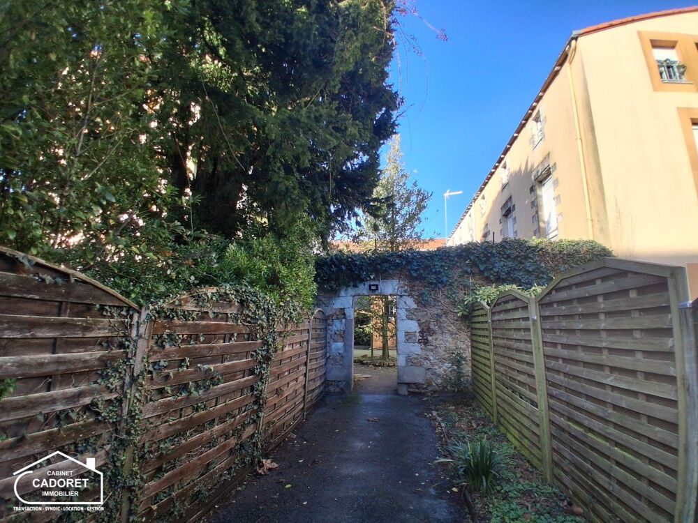 SOUS COMPROMIS - Grand appartement type T3 de 109 M² en ....