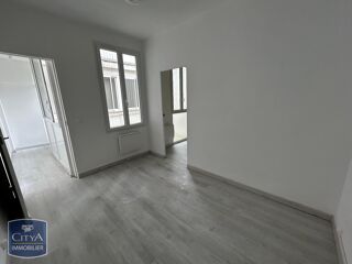  Appartement à louer 3 pièces 77 m²