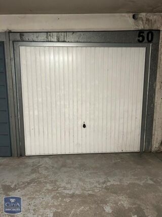  Parking / Garage à louer 