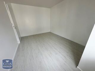  Appartement à louer 4 pièces 82 m²