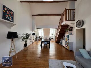  Appartement à louer 5 pièces 104 m²