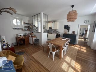  Appartement à louer 5 pièces 122 m²