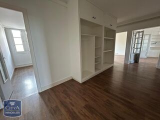  Appartement à louer 4 pièces 122 m²