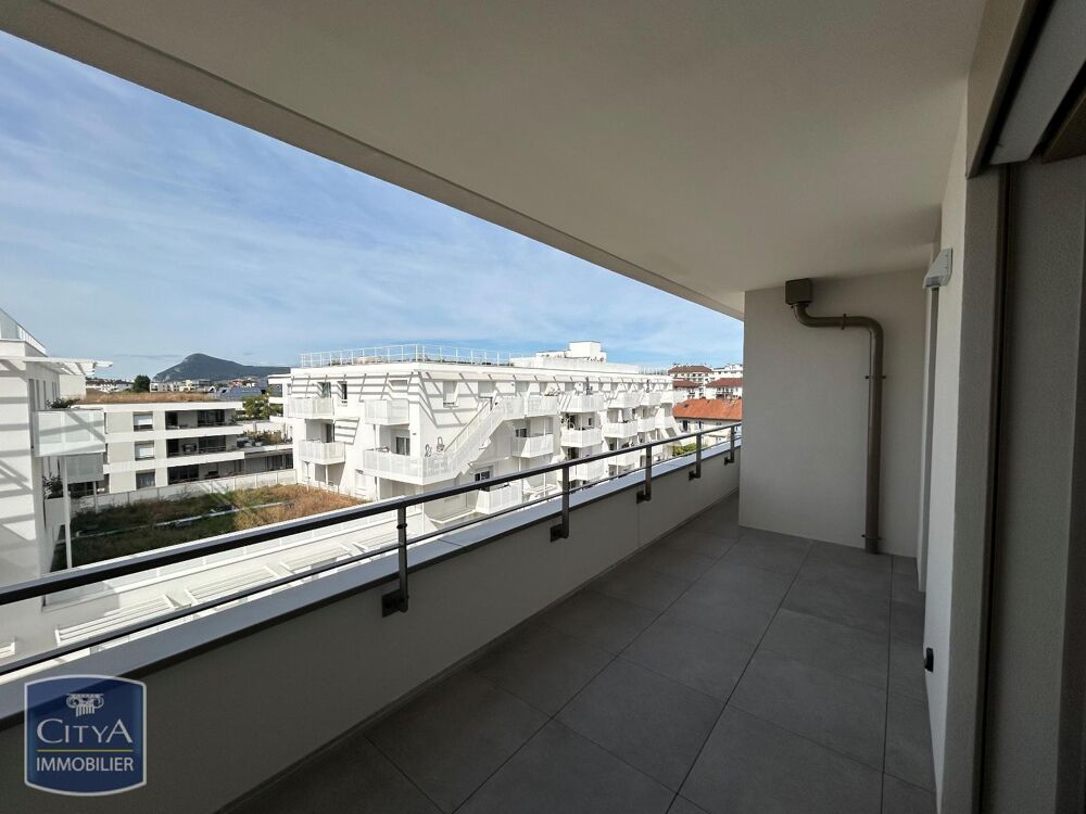 À LOUER : Appartement T3 situé à Annecy, dans le départe....