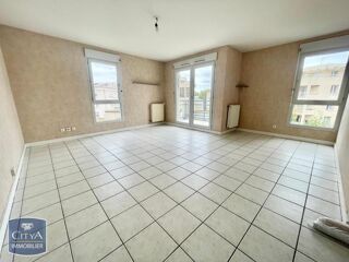  Appartement à louer 4 pièces 97 m²