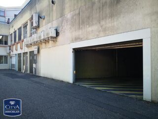  Parking / Garage � louer 