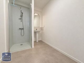  Appartement à louer 3 pièces 65 m²