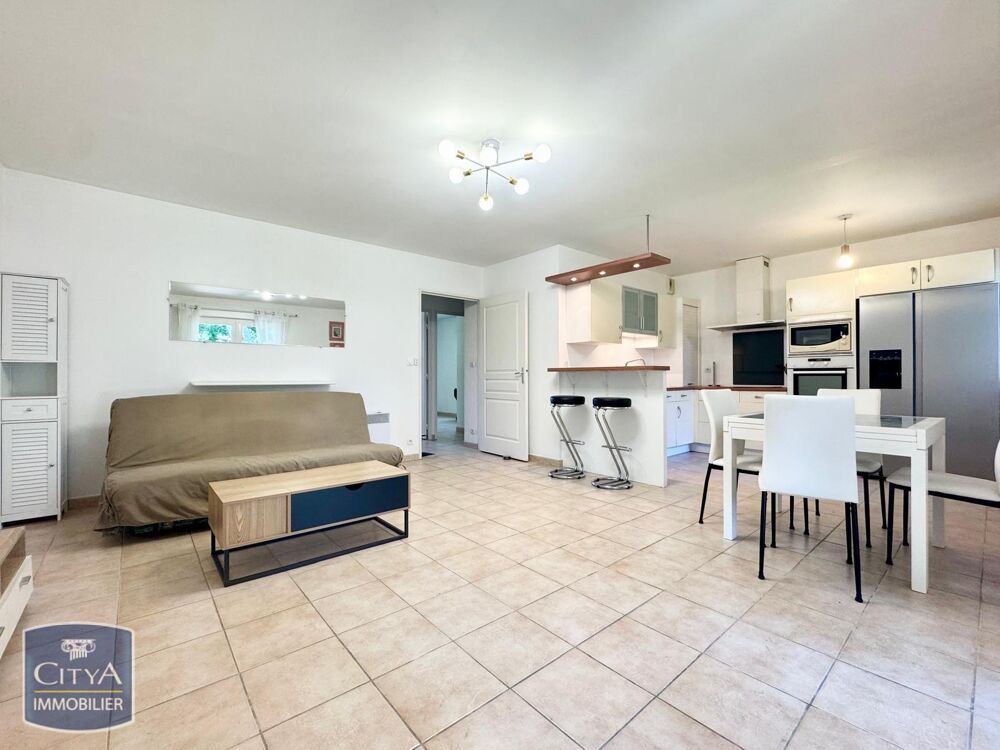 À LOUER : Appartement T3 meublé avec terrasse et parking....