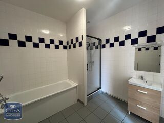  Maison à louer 4 pièces 177 m²