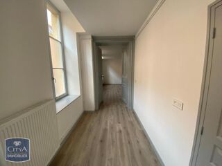  Appartement à louer 3 pièces 112 m²