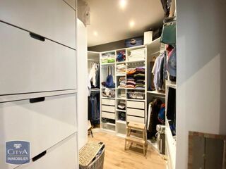  Appartement à louer 5 pièces 126 m²