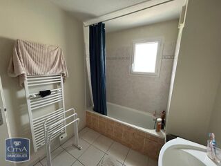  Appartement à louer 3 pièces 64 m²