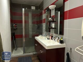  Appartement à louer 3 pièces 82 m²