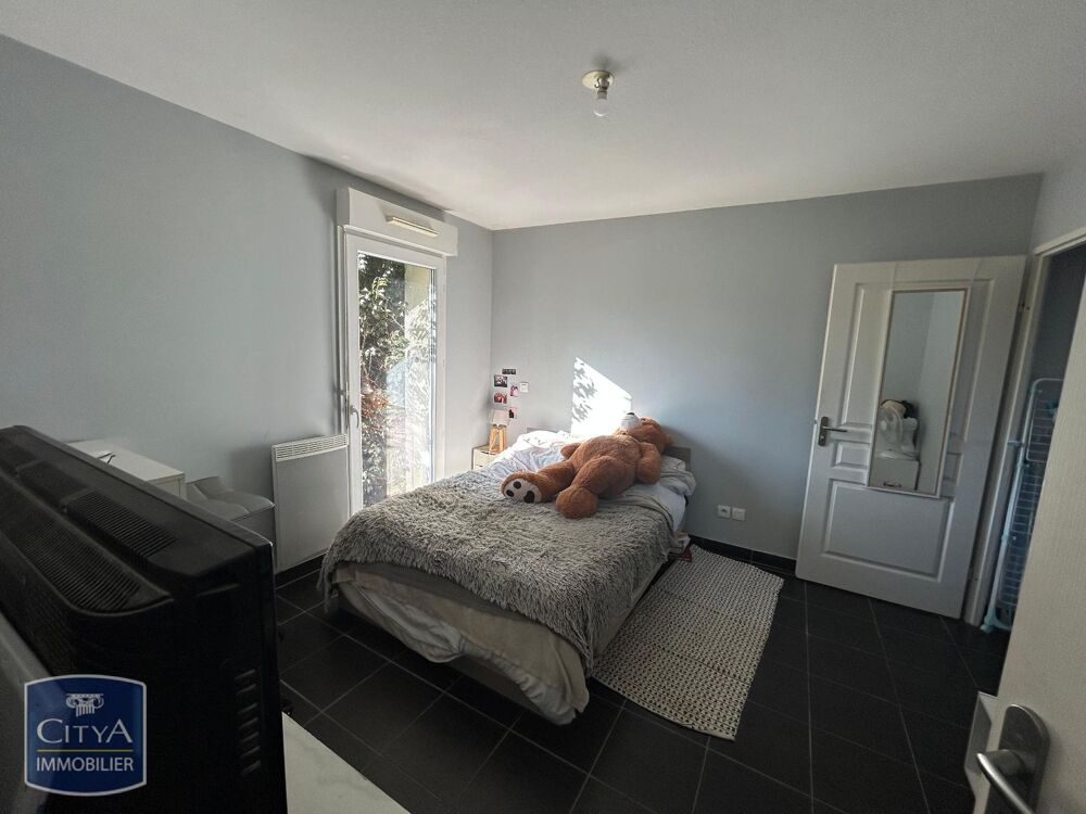 À LOUER : Appartement T2 à ST JEAN D'ILLAC, dans un cadr....