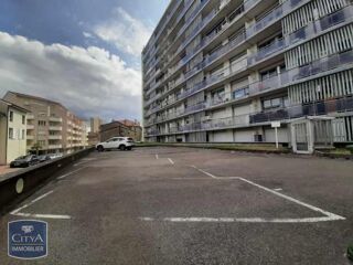 Parking / Garage à louer 