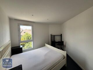  Appartement à louer 4 pièces 89 m²