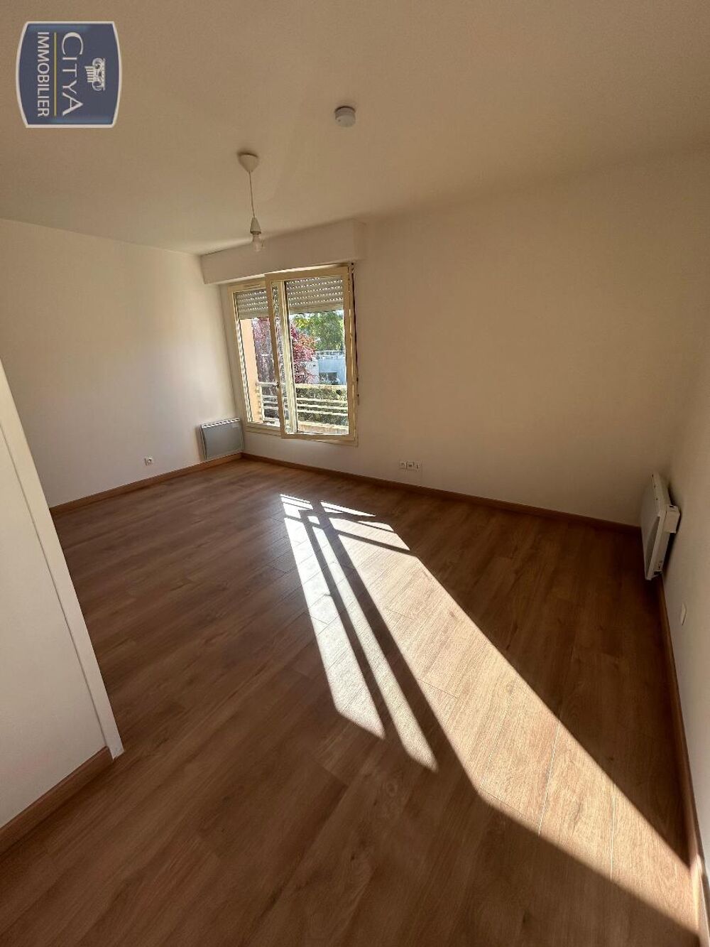 À LOUER : Appartement T1 à Arpajon, situé dans un quarti....
