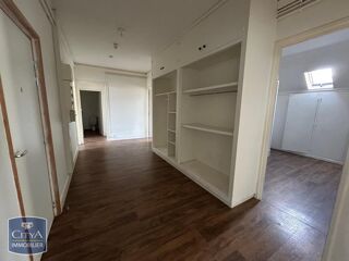  Appartement à louer 4 pièces 122 m²