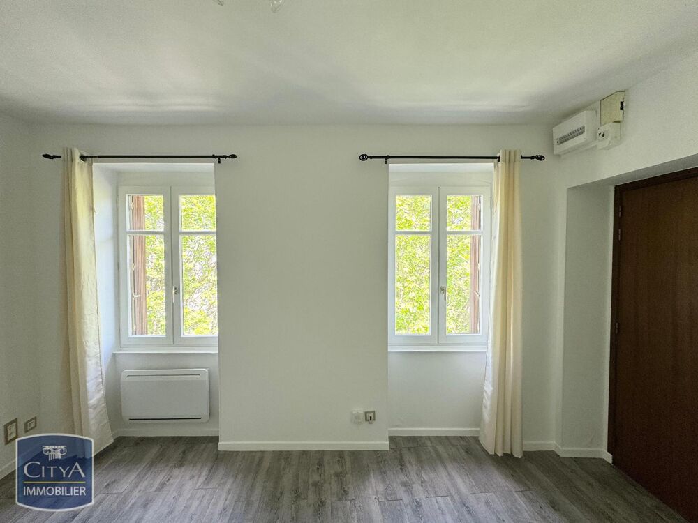 A LOUER: Appartement de type T1 à Riom. Idéal étudiant S....