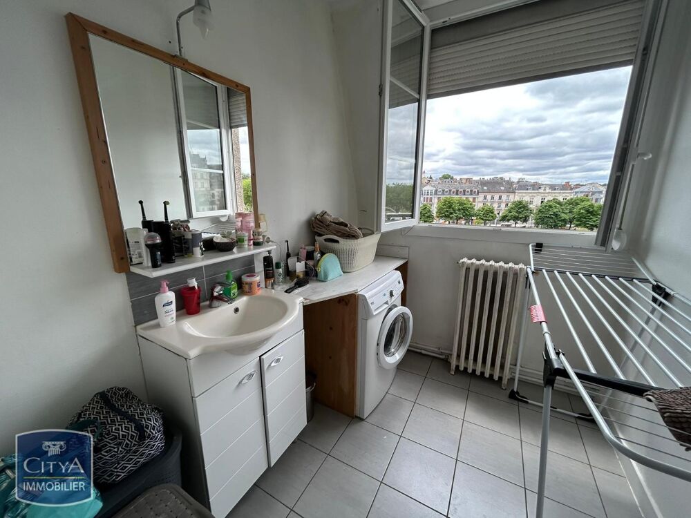 À LOUER : Appartement T2 situé à Laval Rive Gauche. L'ap....
