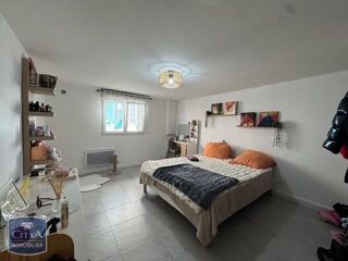  Appartement à louer 4 pièces 82 m²