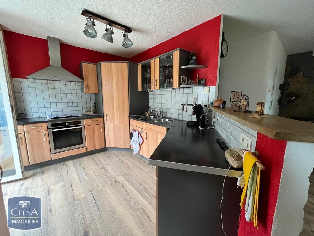À LOUER ! Découvrez cet appartement récent T3 situé à Ch....