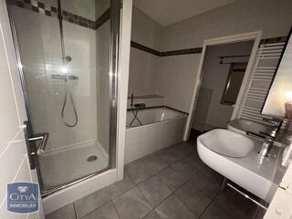  Appartement à louer 4 pièces 102 m²