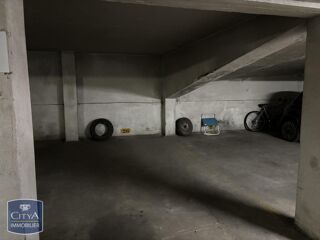 Parking / Garage � louer 